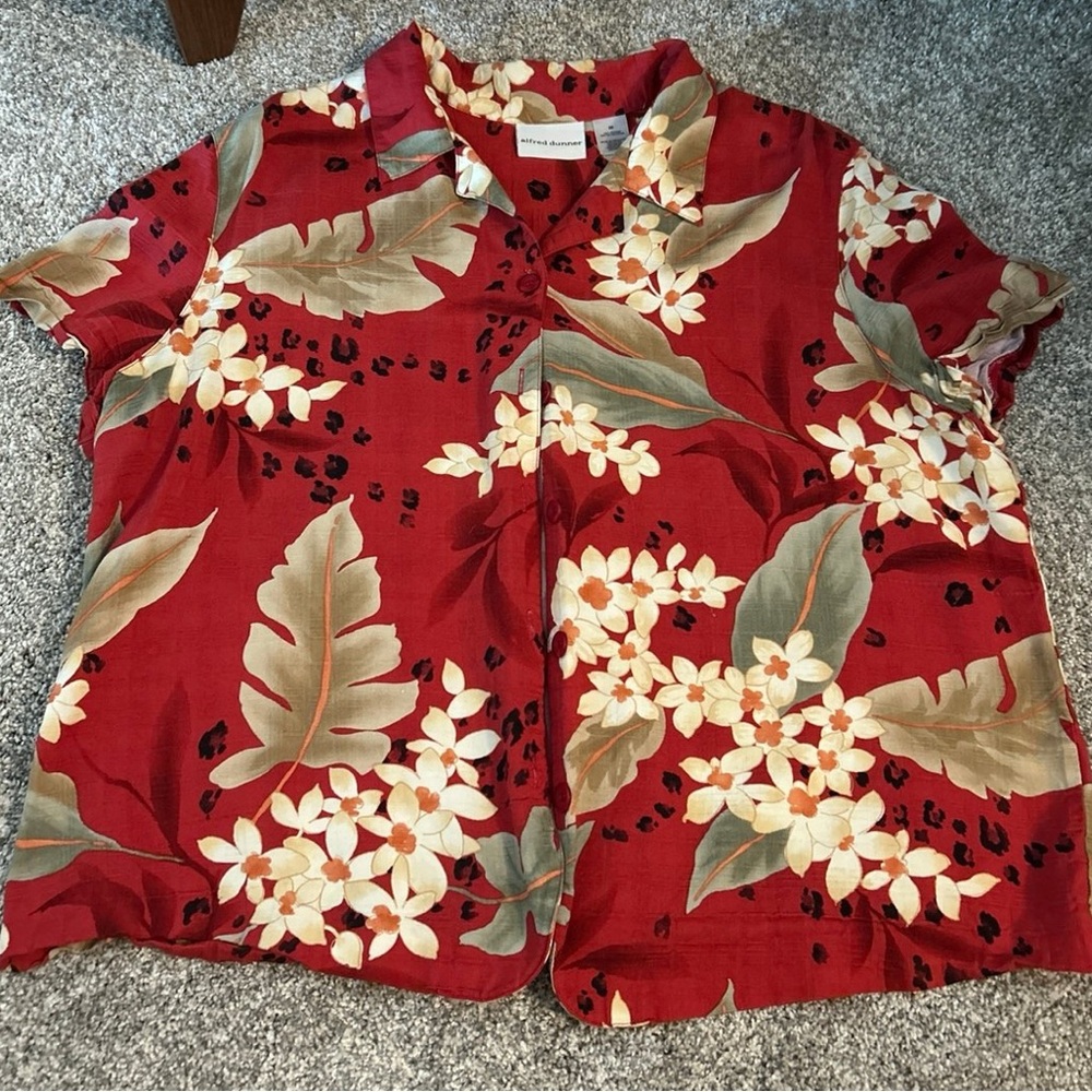 Alfred Dunner Red and Cream Floral Blouse